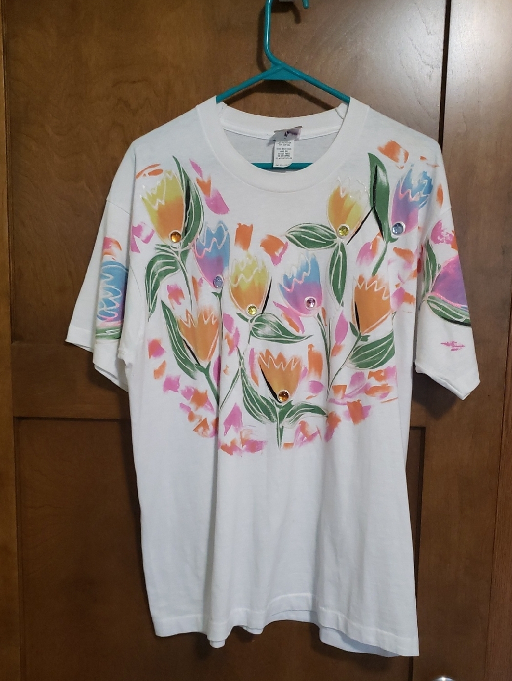 Hand painted tulip jeweled tee-vintage.Bin#14